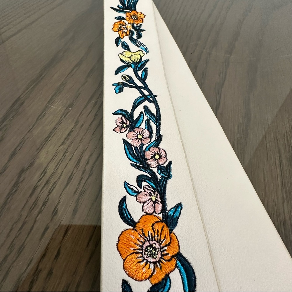 Floral Embroidered Purse Strap - Picture 3 of 3